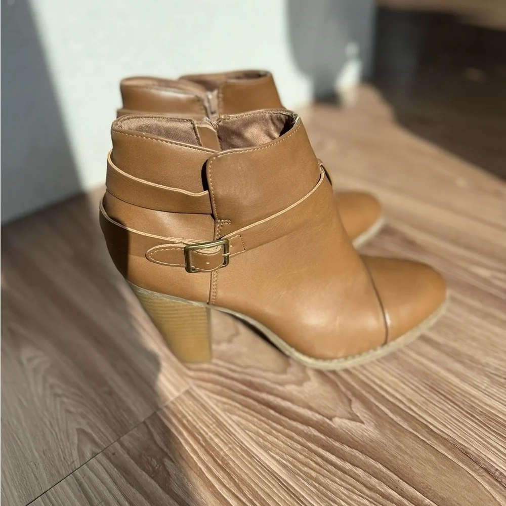 Lauren Conrad Brown Booties – Size 9.5 - Like New